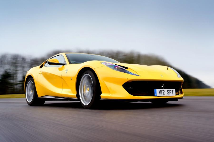  Ferrari 812 Superfast 2017 года  (UK) (фото 2 из 25)